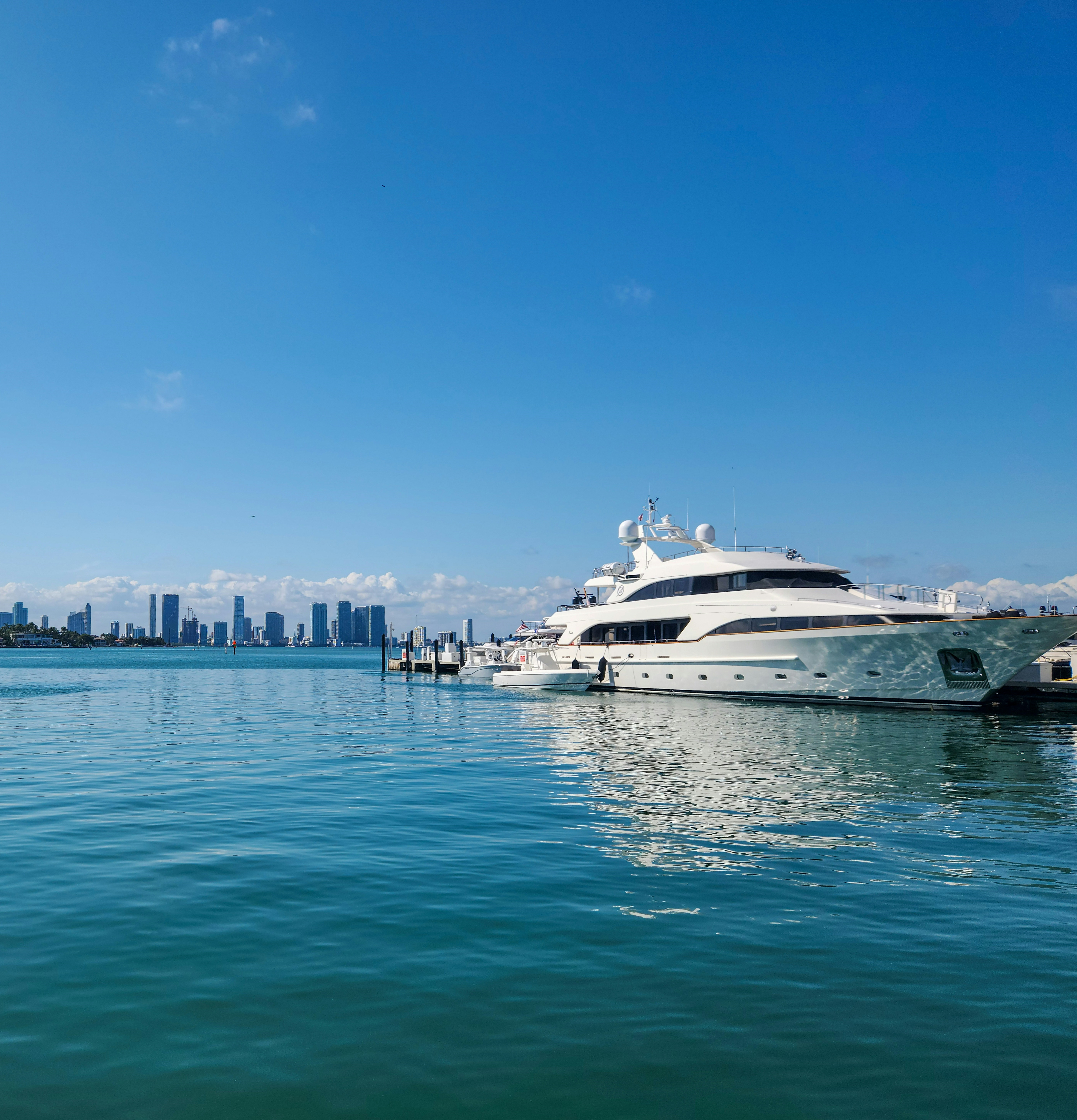Yacht Tours & Rentals